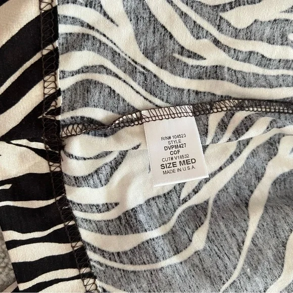 Vikki Vi Zebra Animal Print Collared Button Up Blouse Black & Cream Medium - Picture 10 of 10